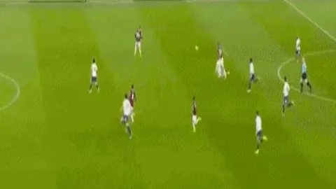 “丘妈荣耀登顶 体操世界杯巴库分站赛夺冠”